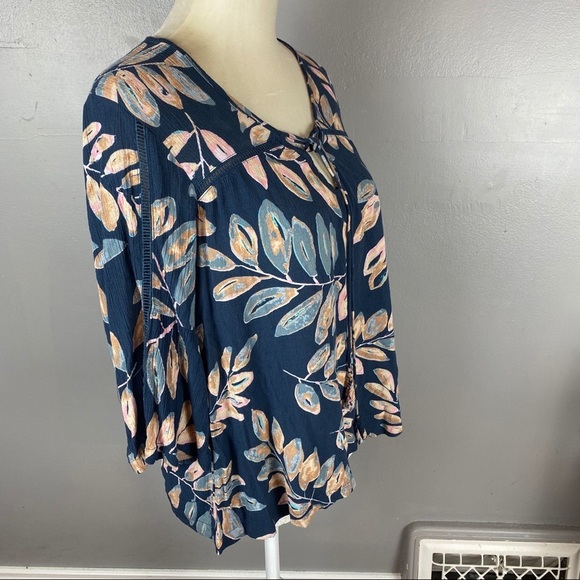 Love stitch top floral bell sleeve tassel blue S - Picture 3 of 8